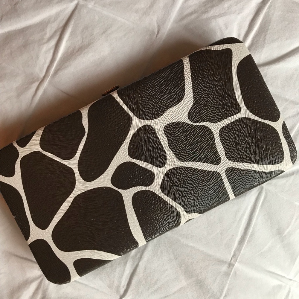 Hard Shell Wallet